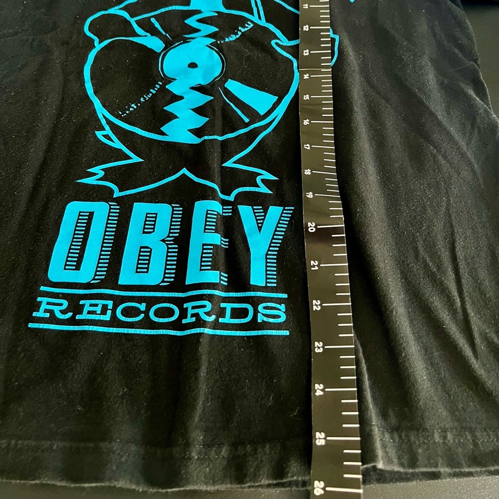 OBEY CLOTHING Vintage Shepard Fairey 100% Cotton Graphic Penguin Records Tee - Picture 7 of 8